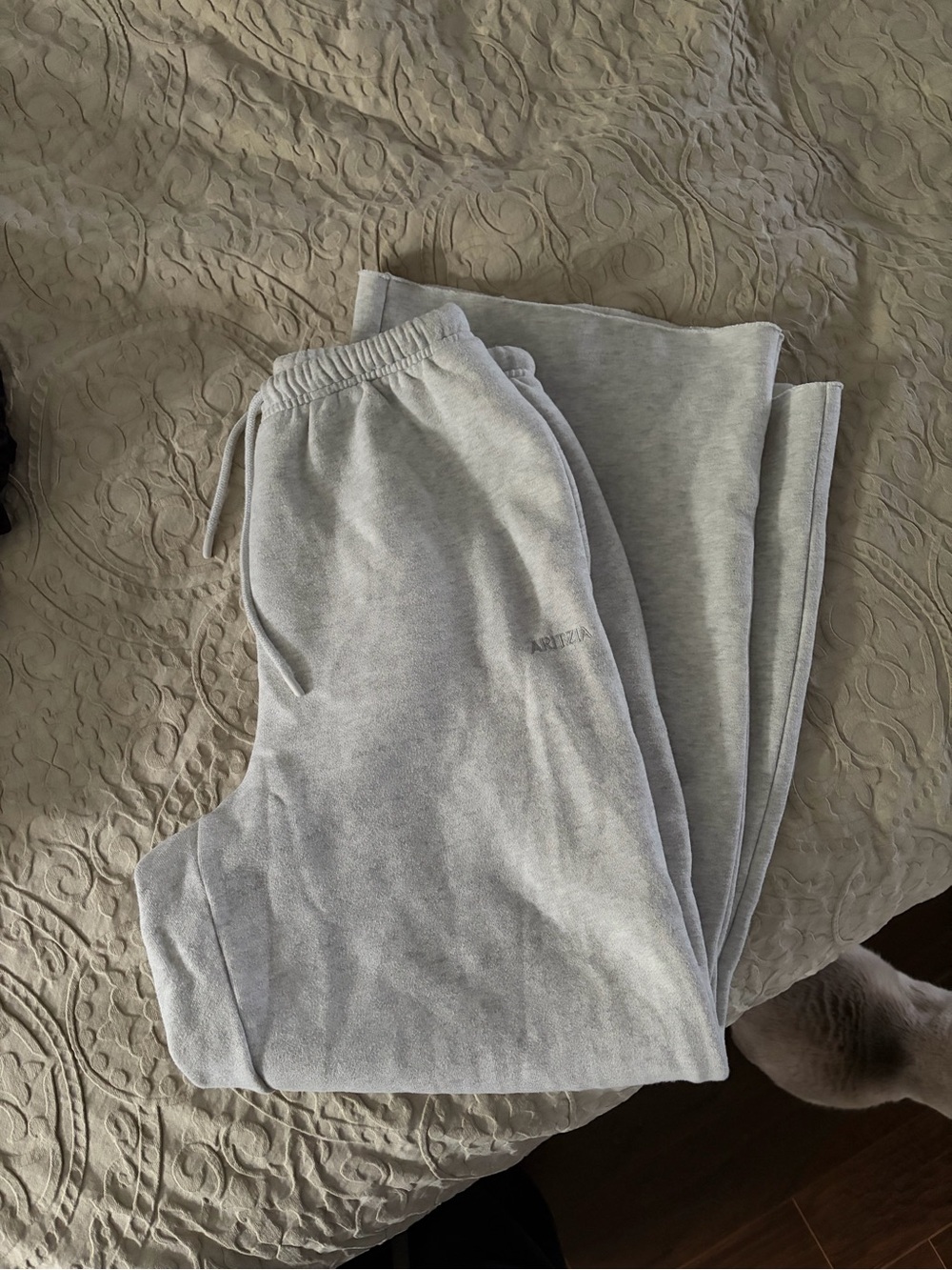 TNA mega fit sweatfleece sweatpants